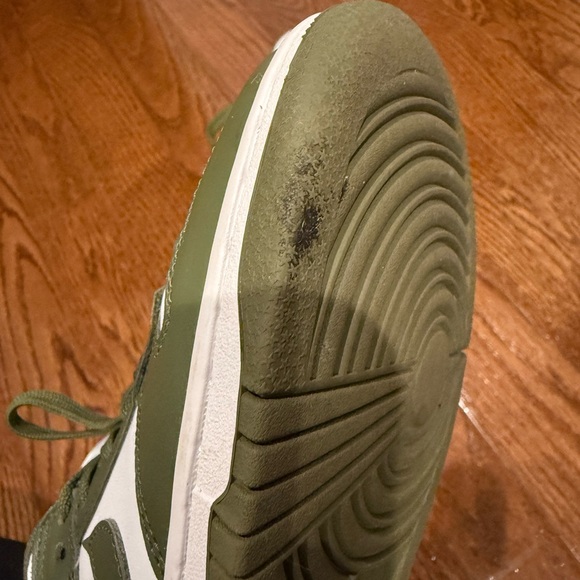 Women’s Olive Low Dunk size 6.5 - Picture 6 of 9